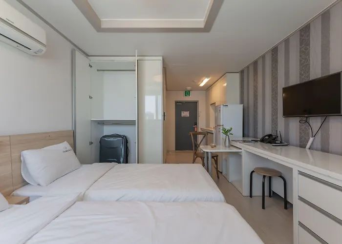 Staywell Hotel 2*